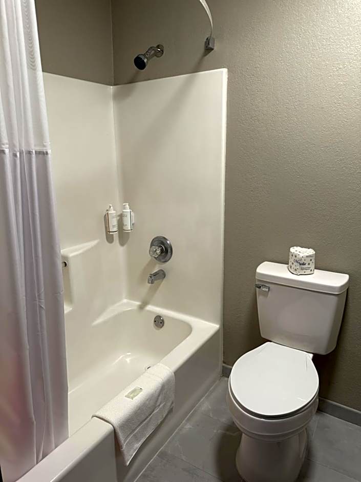 Super 8 by Wyndham Richfield/Cleveland