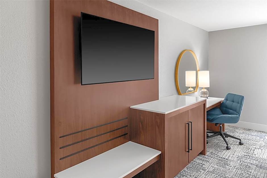 DoubleTree by Hilton Owatonna