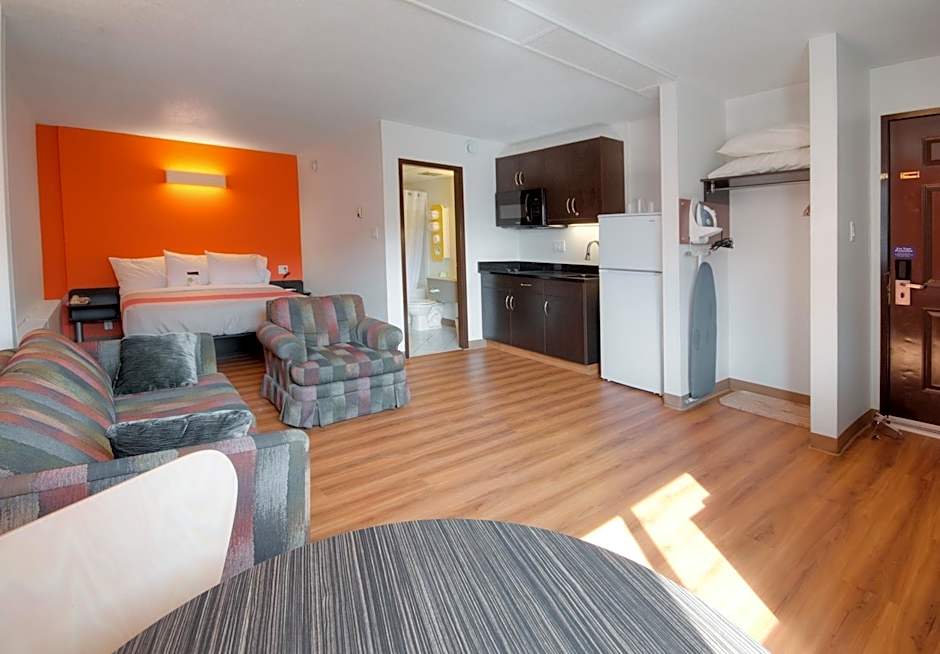 Motel 6-Lethbridge, AB