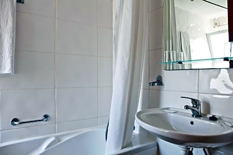 double twin with kitchenette 4 pax