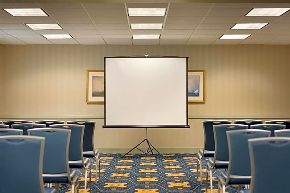 Hampton Inn By Hilton And Suites Middletown, Ri