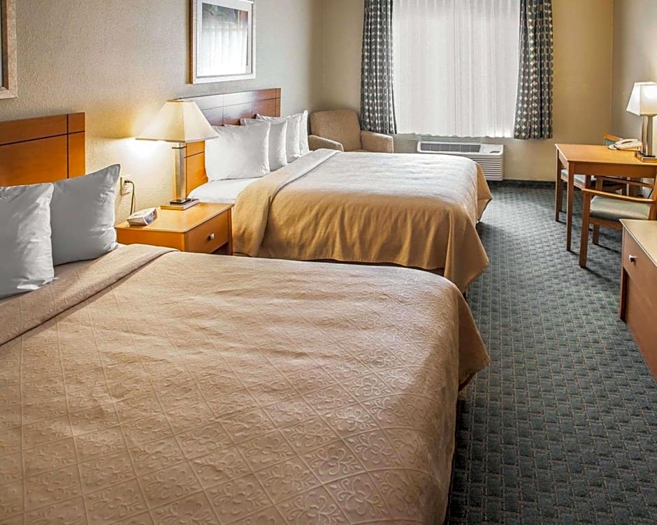 Quality Inn near I-72 and Hwy 51
