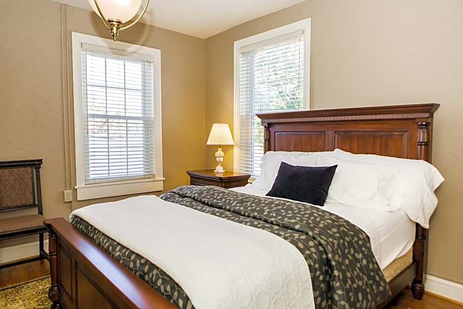 James Buchanan Hotel, Trademark Collection by Wyndham