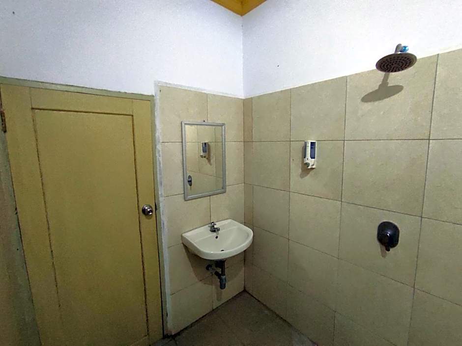 Capital O 91650 Hotel Pratama