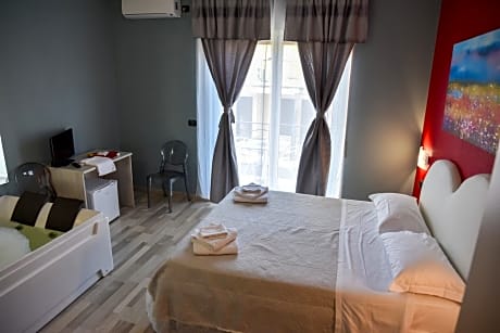 1 King Bed, Jetted Tub