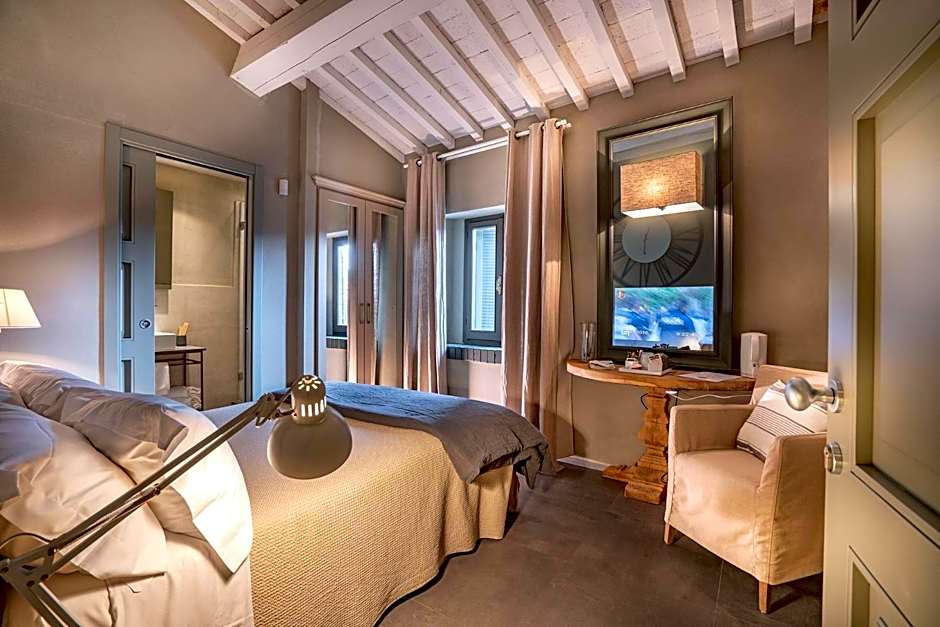 Villa Sassolini Suite & Rooms - Country Boutique Hotel