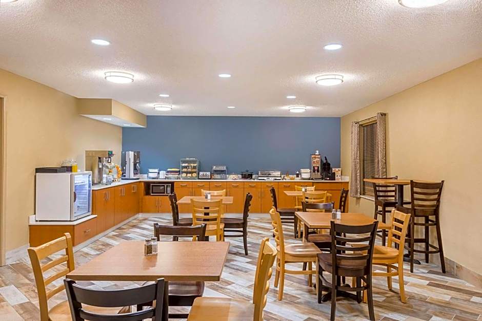 AmericInn by Wyndham Prairie du Chien