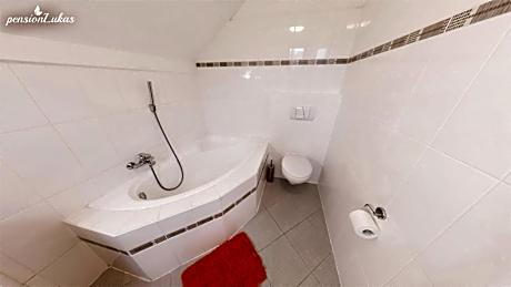 Double Room with Bath #7
