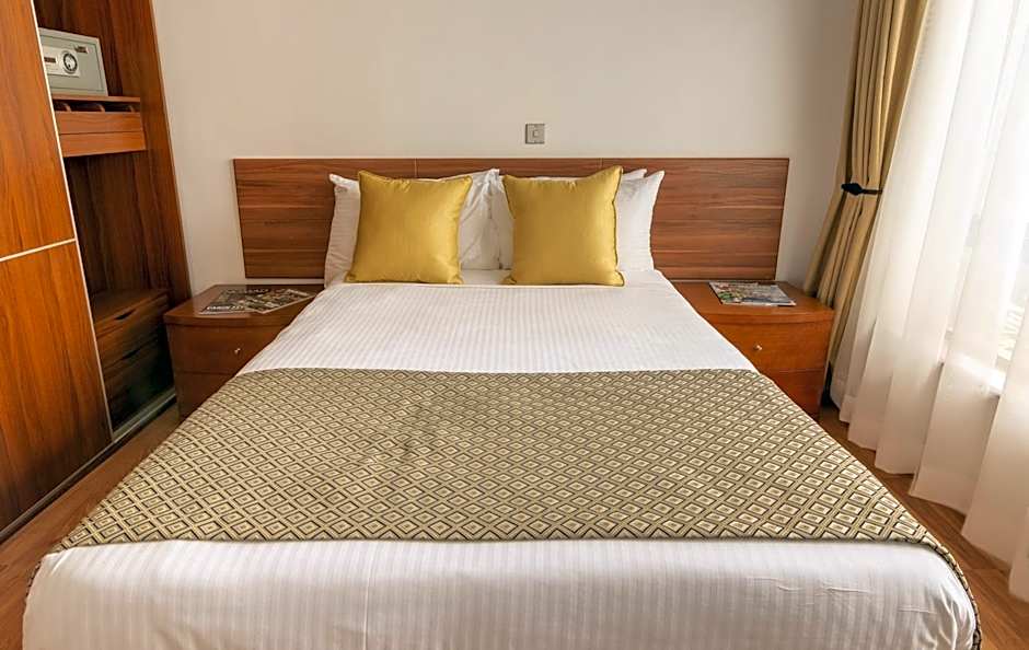 CySuites Apartment Hotel