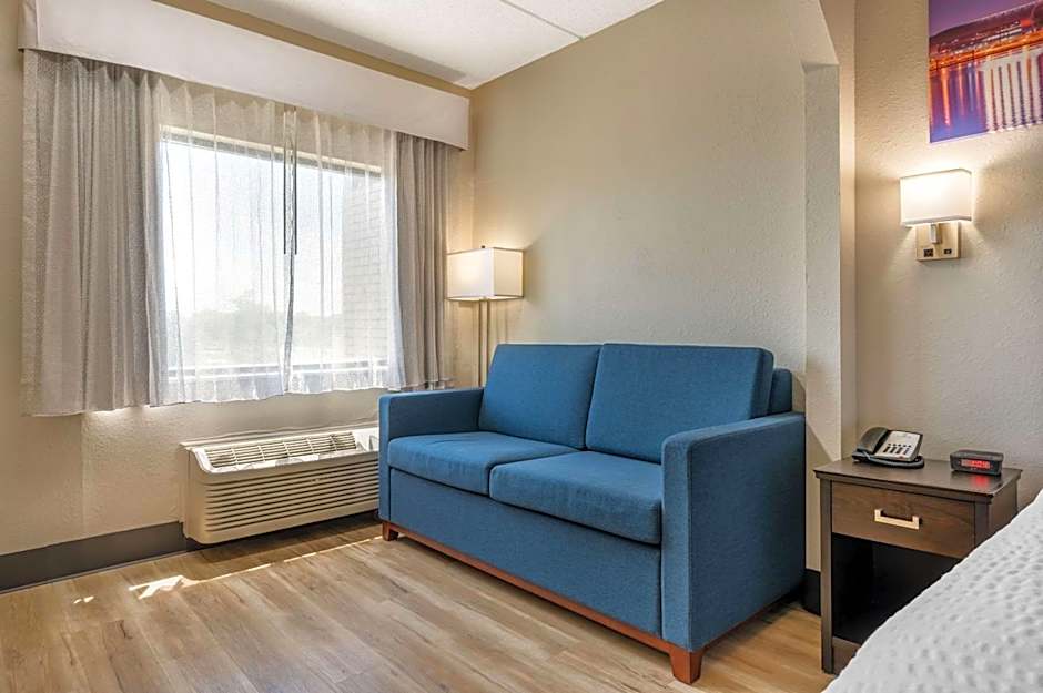 Clarion Pointe