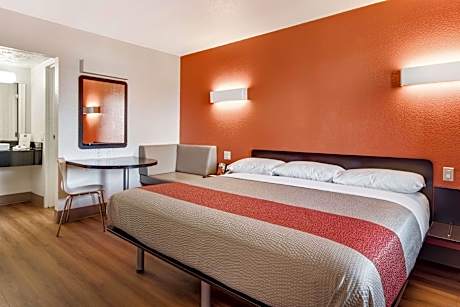 King Room - Non-Smoking