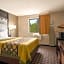 Super 8 by Wyndham Mayfield