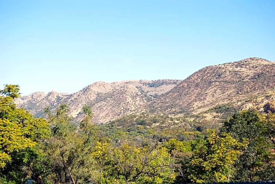 Safari Hotel & Convention Centre