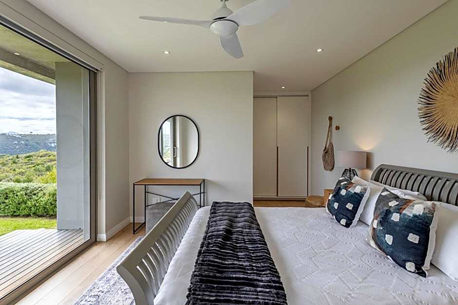 Villa Pacifico - 4BR Hilltop Lux Pool & View