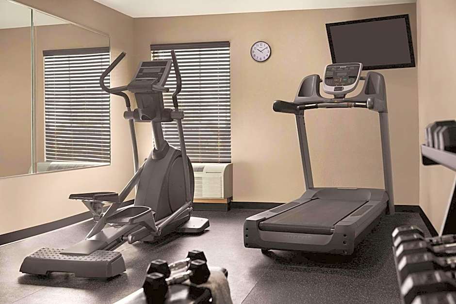 Country Inn & Suites by Radisson, Dunn, NC