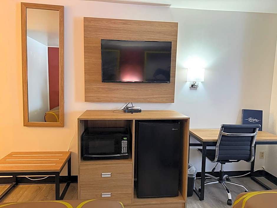 Super 8 by Wyndham Newcastle