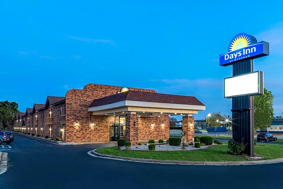 Days Inn by Wyndham Anderson IN