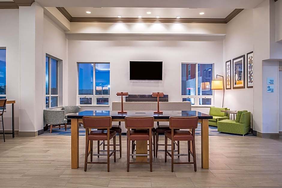 Holiday Inn Express Mystic By IHG