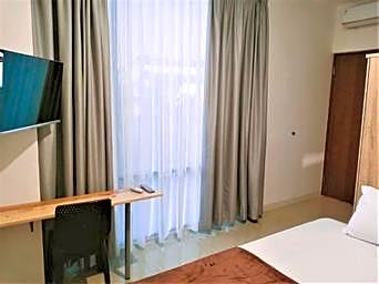 NYENYAK MRT Lebak Bulus Simatupang