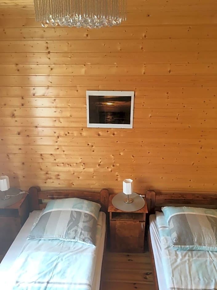 Domki Letniskowe "TROPIK"