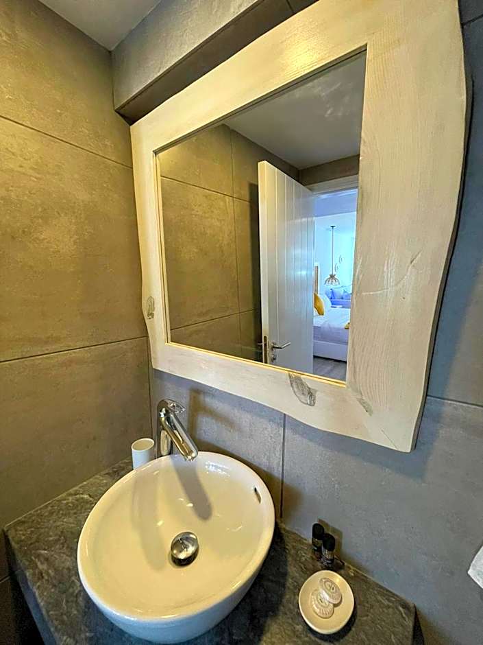 Ocean Dreams Suites - By the Harbour