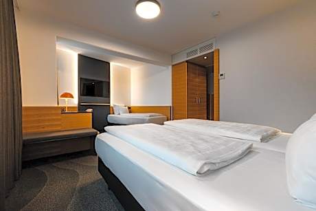 Triple Room with Parking Space