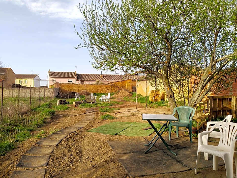 Las Hadas Albergue -solo para Peregrinos - Vegano -Bar