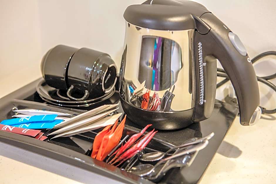Fairway Colombo - Sri Lanka's First Hotel With Robot Technology