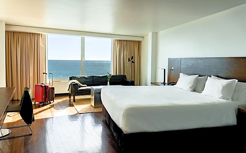 Radisson Blu Acqua Hotel & Spa Concon