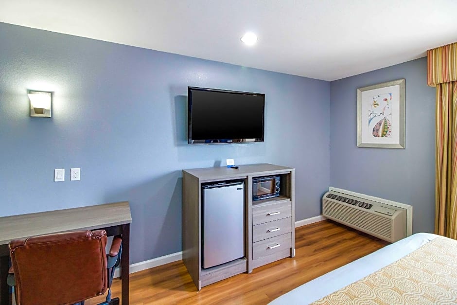 Rodeway Inn & Suites Port Arthur - Groves