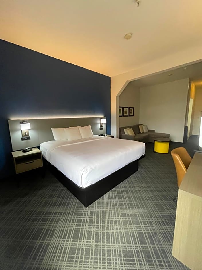 Comfort Suites