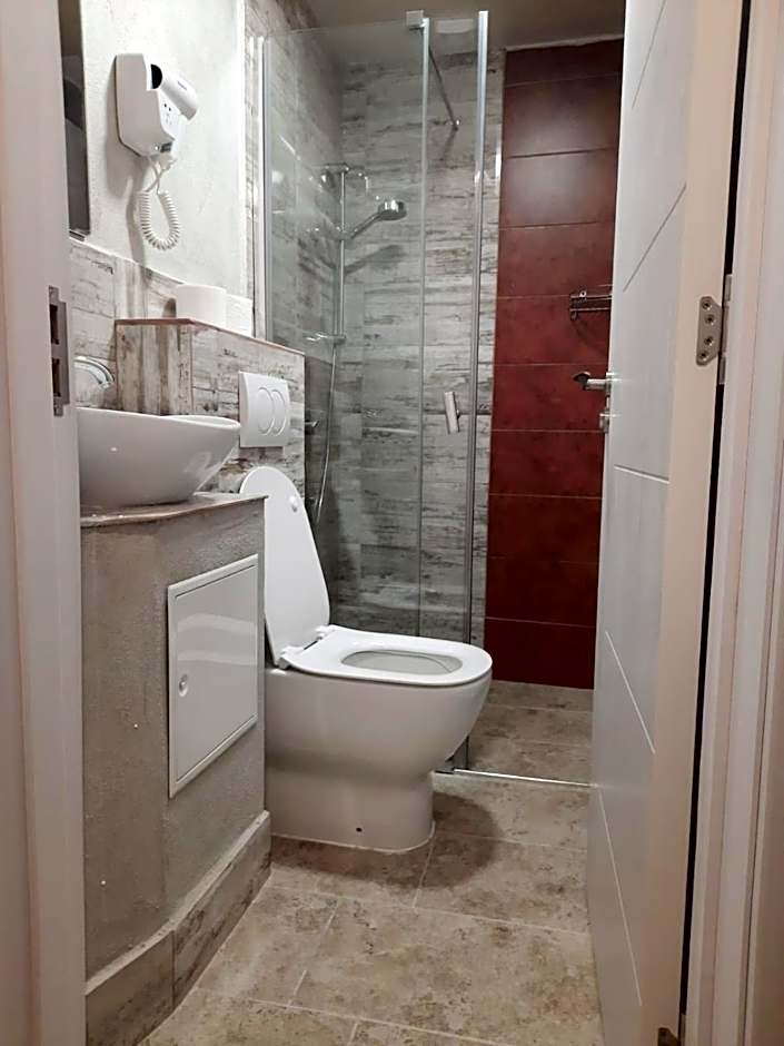 New Generation Hostel Como Lake