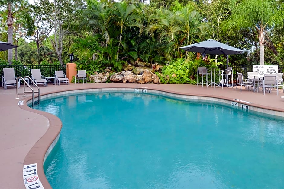 Holiday Inn Express Hotel & Suites Bonita Springs By IHG