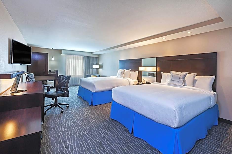 Photo 1 of 7 of 2 Queen Beds, Mobility Accessible, Bathtub