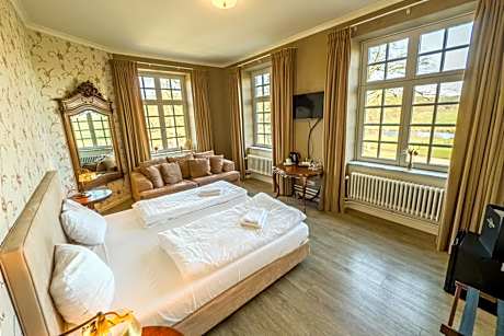 Junior Suite with Garden View