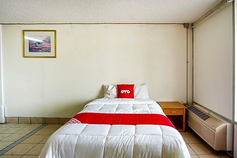 OYO Hotel Hutchinson KS West 4th Ave