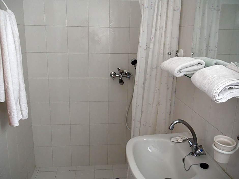 Filoxenia Hotel & Apartments