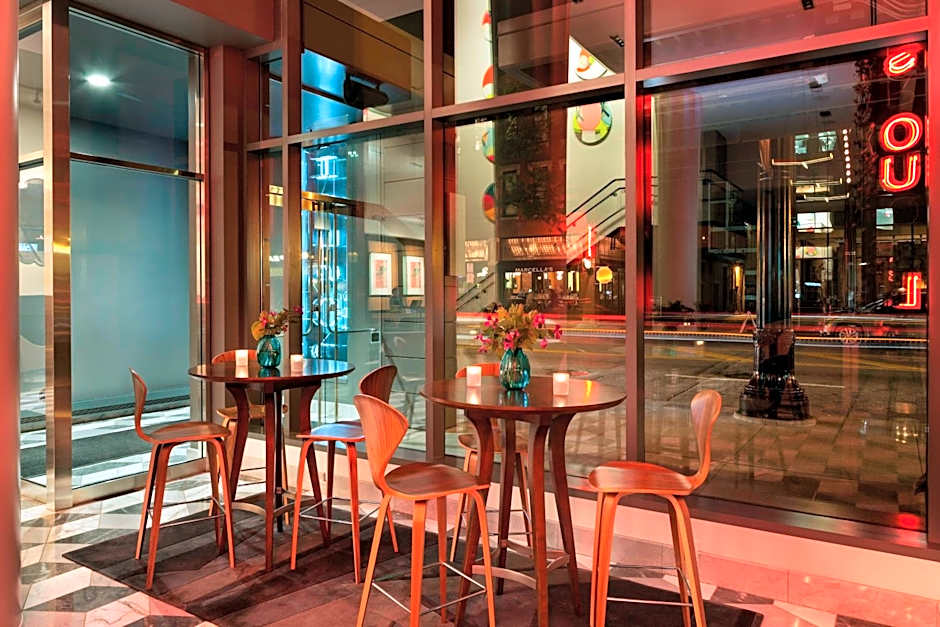 Le Meridien Columbus, The Joseph