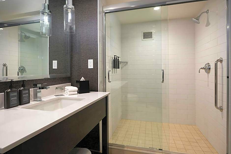 Sheraton Cavalier Calgary Hotel