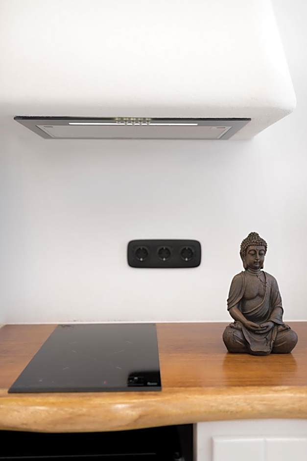 Portara Seaside Luxury Suites