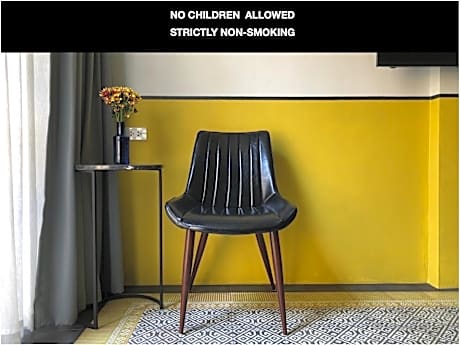 Goodnight Poshtel + Free Netflix