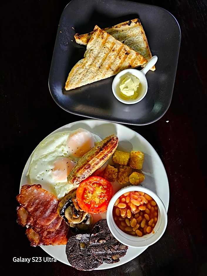 Central Guesthouse Chiang Rai - Bread & Breakfast