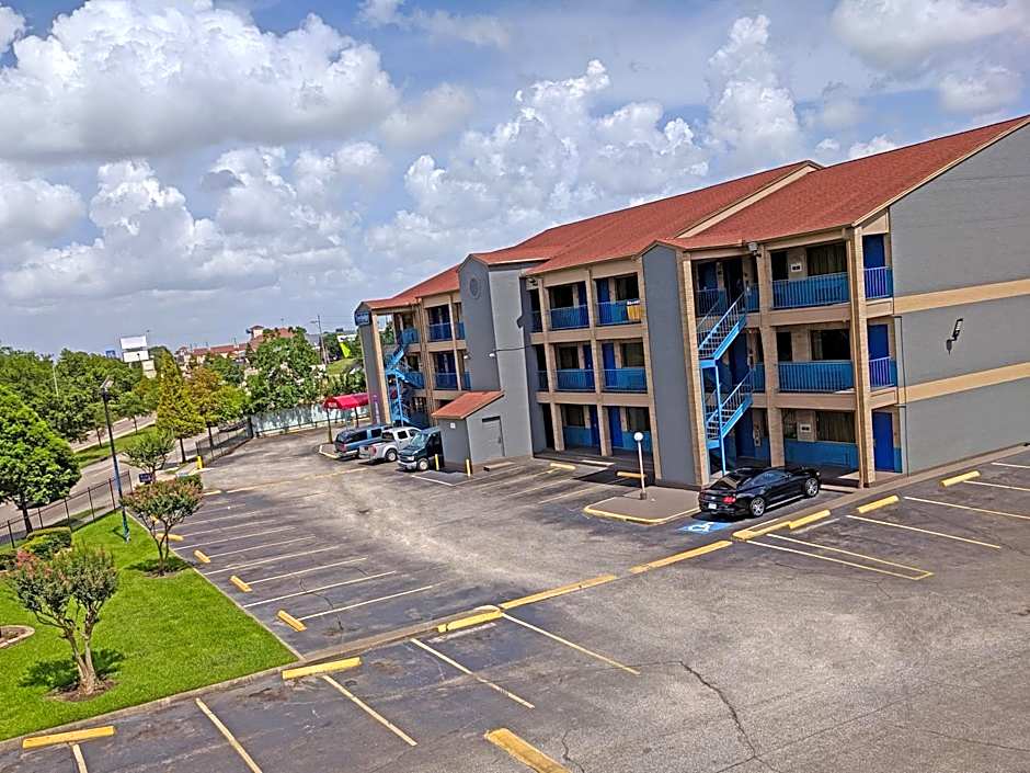 Travelodge by Wyndham Houston Hobby Airport