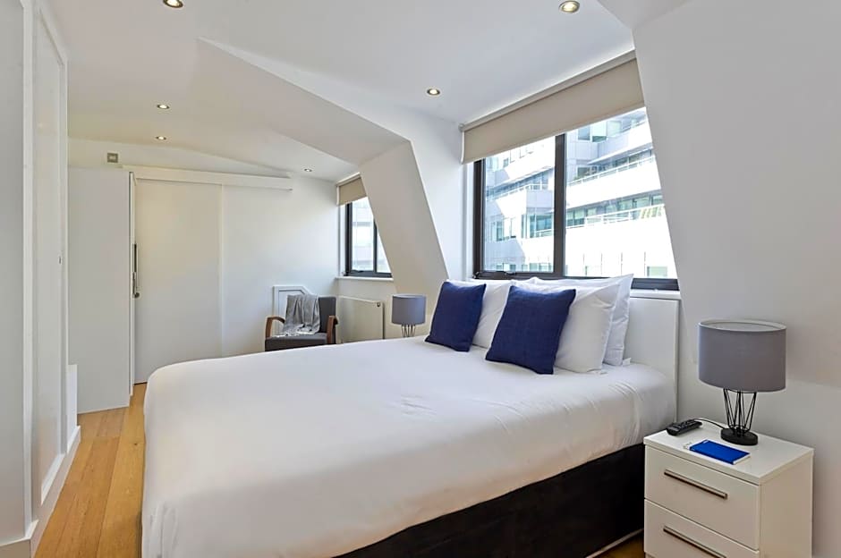 Red Lion Court by City2Stay