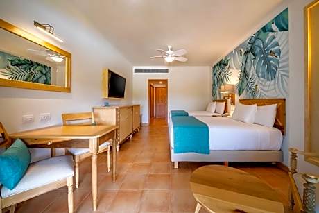 Premium Tropical View Room