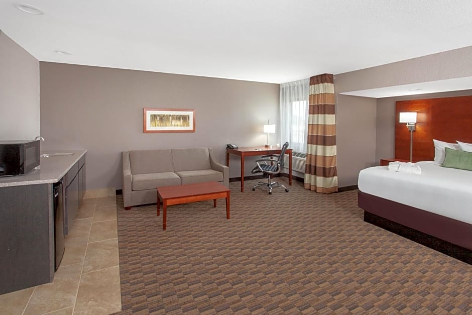 Wyndham Garden Fort Wayne