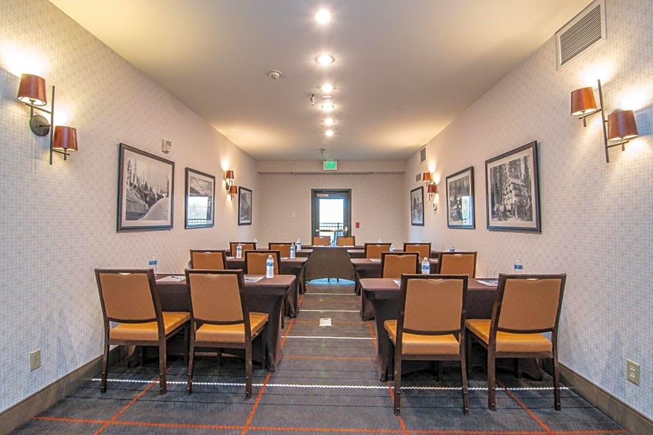 Holiday Inn Express Hotel & Suites Kalispell By IHG