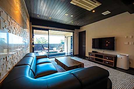 Ruri Guestroom with Open-Air Bath