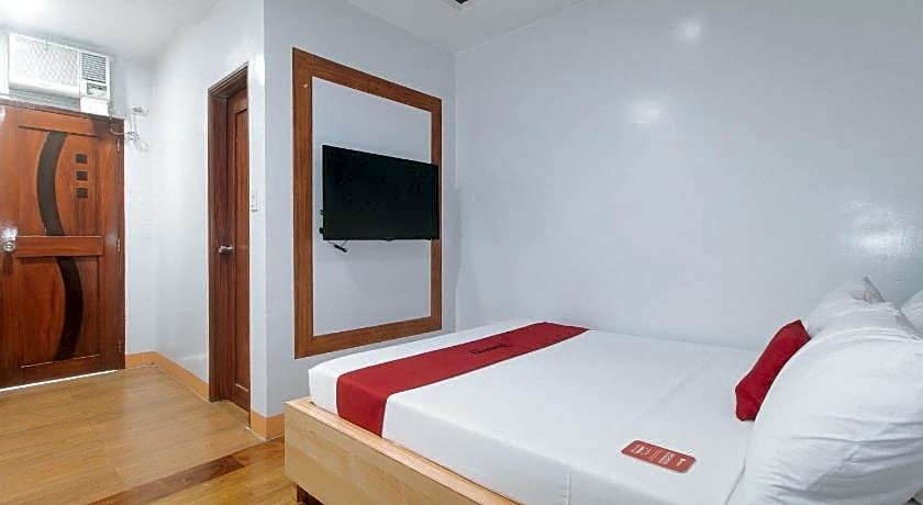 RedDoorz @ Nick Hotel Isabela