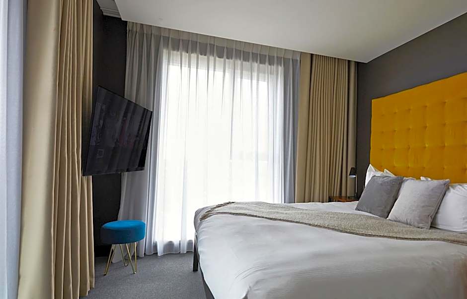 The Gate London City